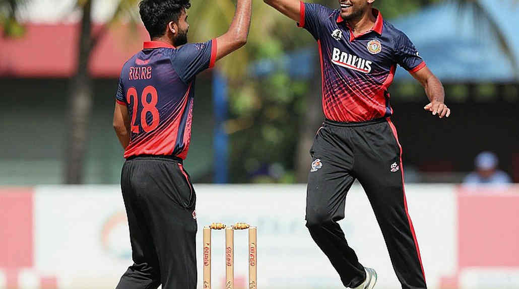 হোবার্টের টেপ-রুম: ভিক্টোরিয়ার ১৭৩ রানের পাহাড়ে লুকিয়ে থাকা তরুণ হোকস্ট্রার